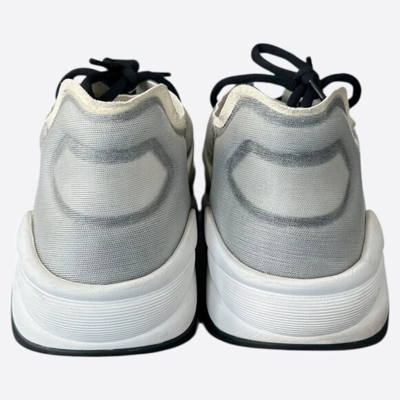 NIB 100%Auth CHANEL 23S Dark Gray Fabric & Suede Calfskin  Chanel Grey & Black CC Logo Runners